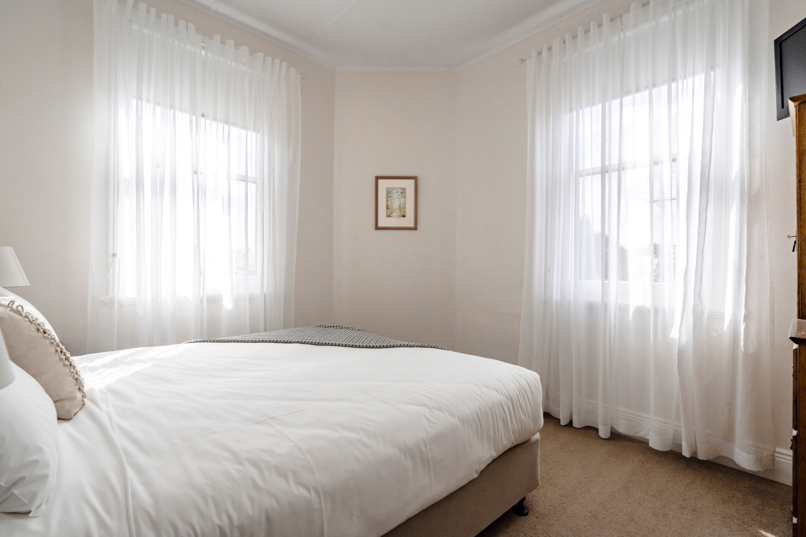 GROUP ACCO Room 2 (2) Seaview House Queenscliff-0884